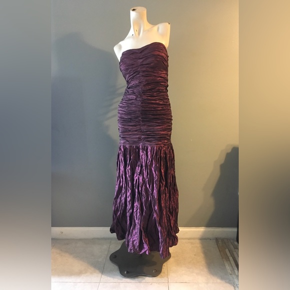 New BCBGMaxAzria Strapless Ruched Dress in Deep Purple Crinkled Mermaid style. - Picture 1 of 16